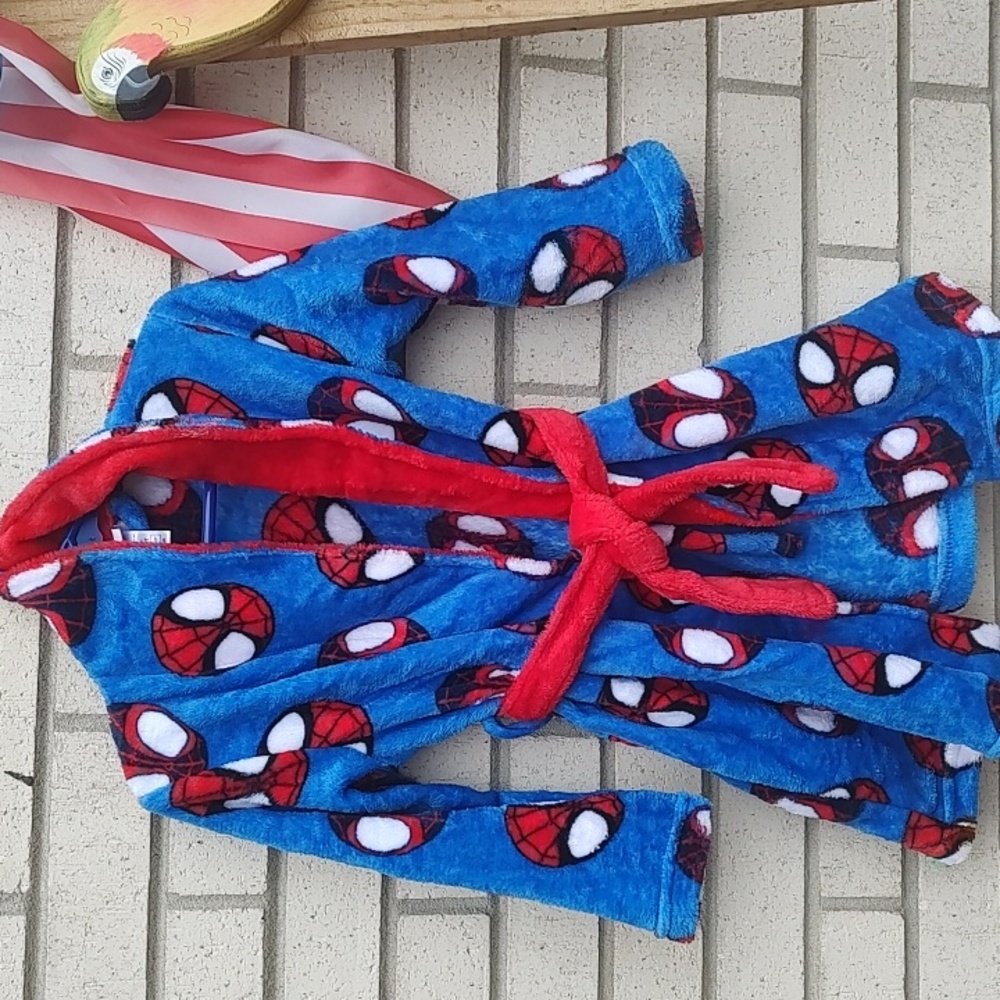 Spiderman Robe - Picture 3 of 9